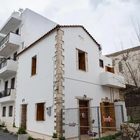 Semesterbostad Luxury Maisonette Danai Next To The Sea